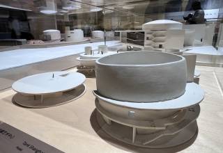 张永和、刘家琨同展建筑的铭写：上海油罐艺术中心的古今对话